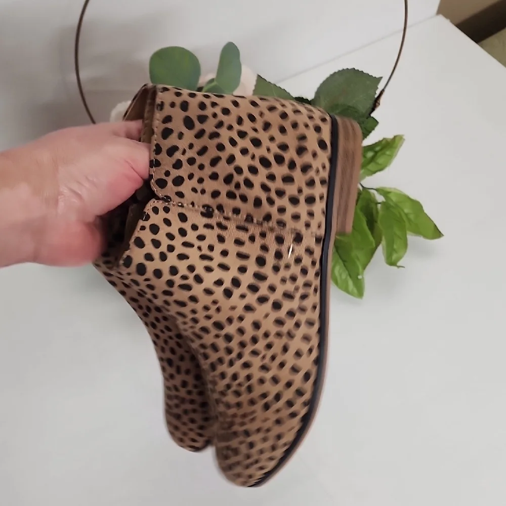 Cat & Jack Tan and Black Cheetah Print Kids Ankle Boots